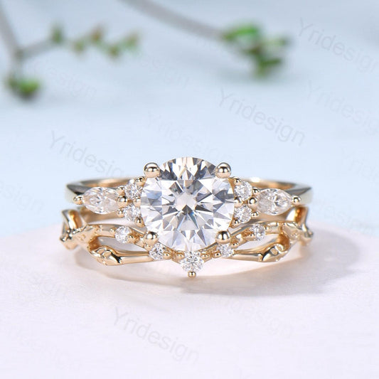 Vintage Round Cut Moissanite Engagement Ring Set 14K Yellow Gold Lab Grown Diamond Bridal Ring Set 2pcs Anniversary Promise Ring Set Women - PENFINE