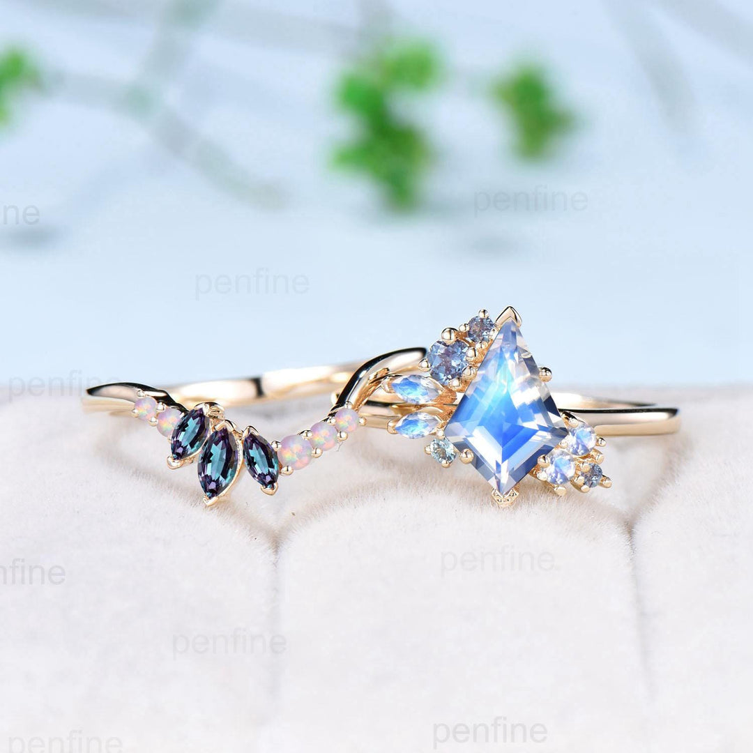 Vintage Kite Cut Moonstone Alexandrite Engagement Ring Set 14K Yellow Gold Unique June Birthstone Opal Wedding Set Cluster Bridal Set - PENFINE
