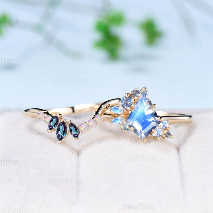 Vintage Kite Cut Moonstone Alexandrite Engagement Ring Set 14K Yellow Gold Unique June Birthstone Opal Wedding Set Cluster Bridal Set - PENFINE