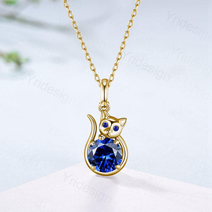 Elegant Cat Blue Sapphire Pendant Necklace with Emerald | Silver September Birthstone Animal Jewelry for Cat Lovers - PENFINE