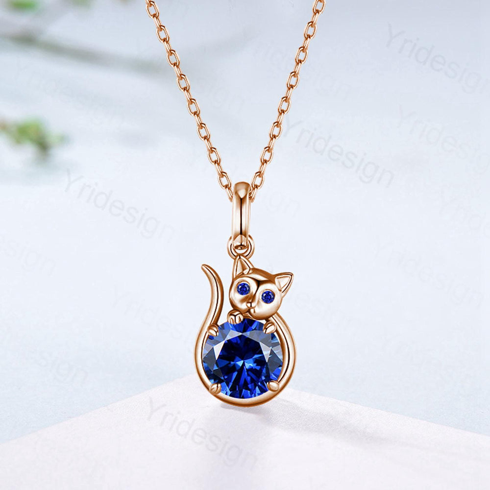 Elegant Cat Blue Sapphire Pendant Necklace with Emerald | Silver September Birthstone Animal Jewelry for Cat Lovers - PENFINE