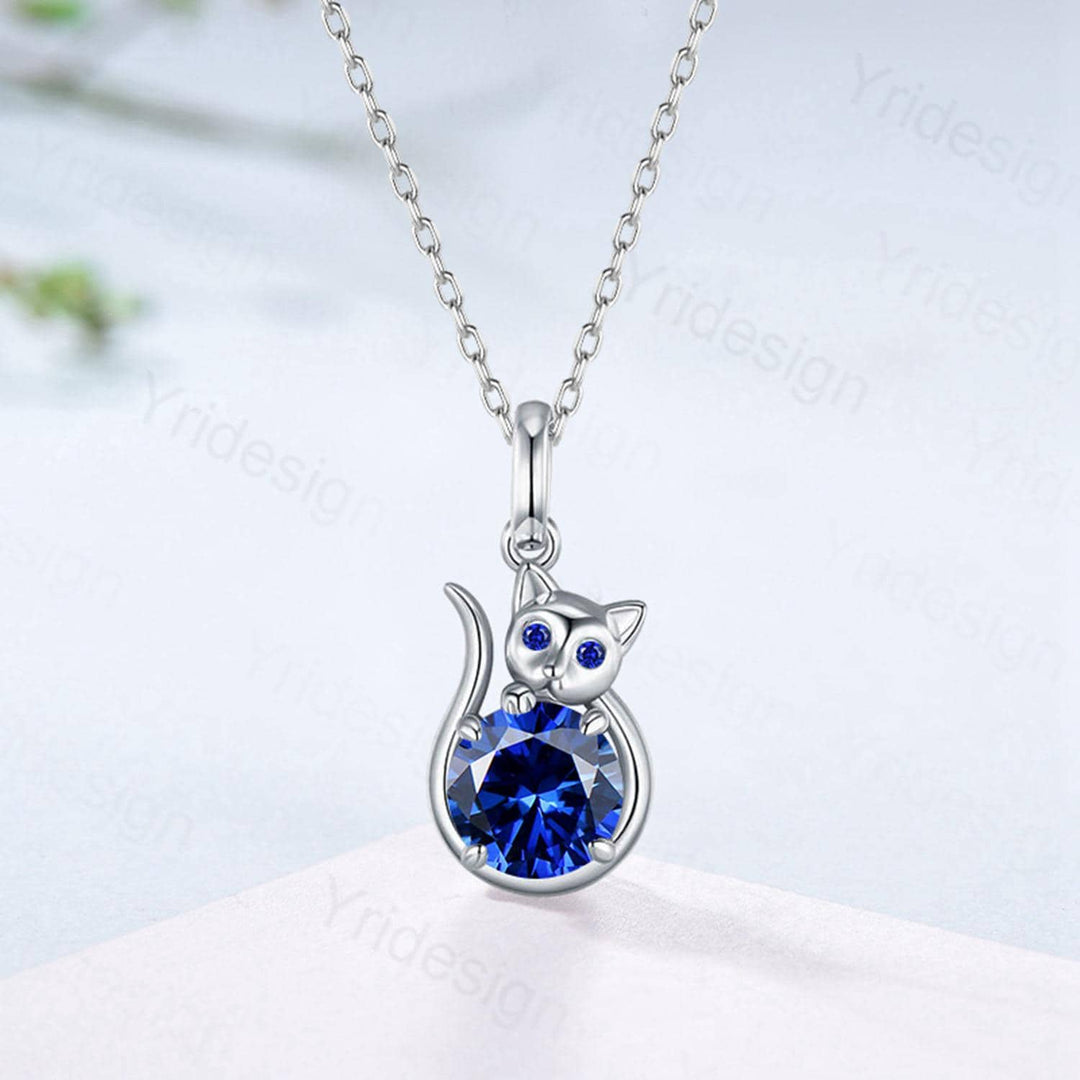 Elegant Cat Blue Sapphire Pendant Necklace with Emerald | Silver September Birthstone Animal Jewelry for Cat Lovers - PENFINE