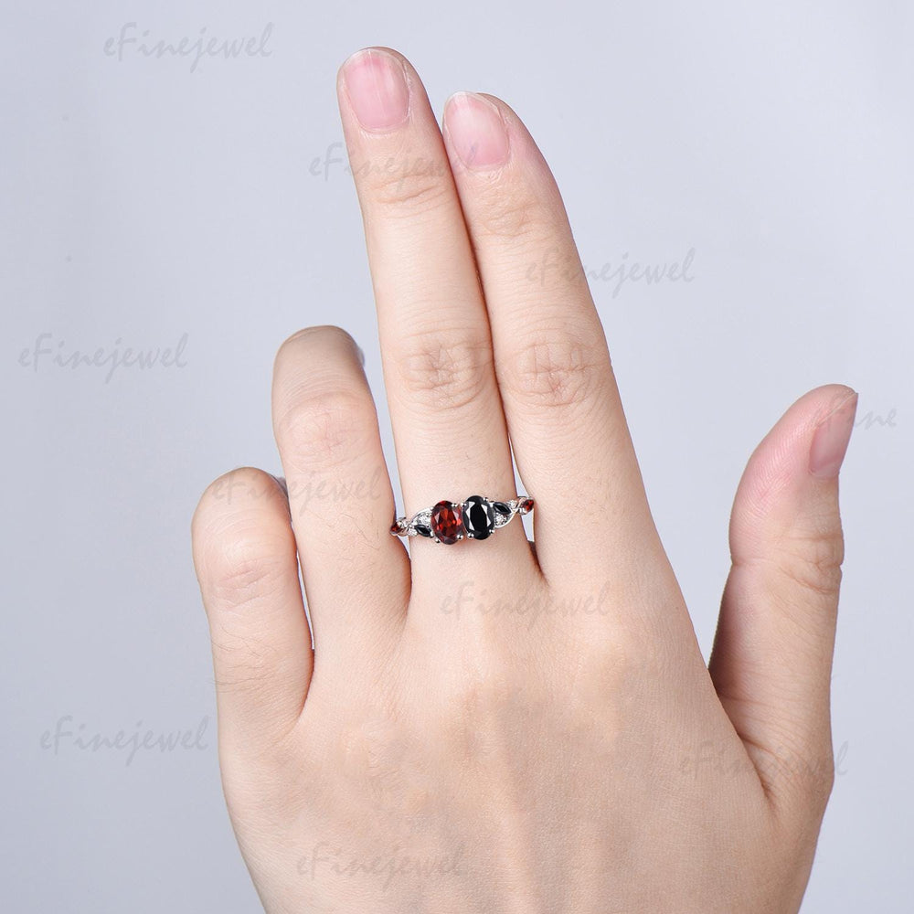 Vintage Oval Cut Garnet Black Onyx Engagement Ring | 14K White Gold Toi et Moi Vine Stacking Band - PENFINE