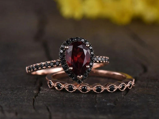 Vintage Garnet Engagement Ring Set Rose Gold 5x8 mm Pear Shaped January Birthstone Wedding Ring Art Deco Black Spinel Band Bridal Set