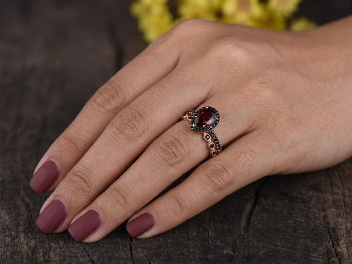 Vintage Garnet Engagement Ring Set Rose Gold 5x8 mm Pear Shaped January Birthstone Wedding Ring Art Deco Black Spinel Band Bridal Set