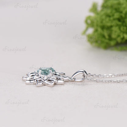 Vintage Sunflower Moss Agate Pendant Necklace, Spinner Design, Birthday Jewelry Gift