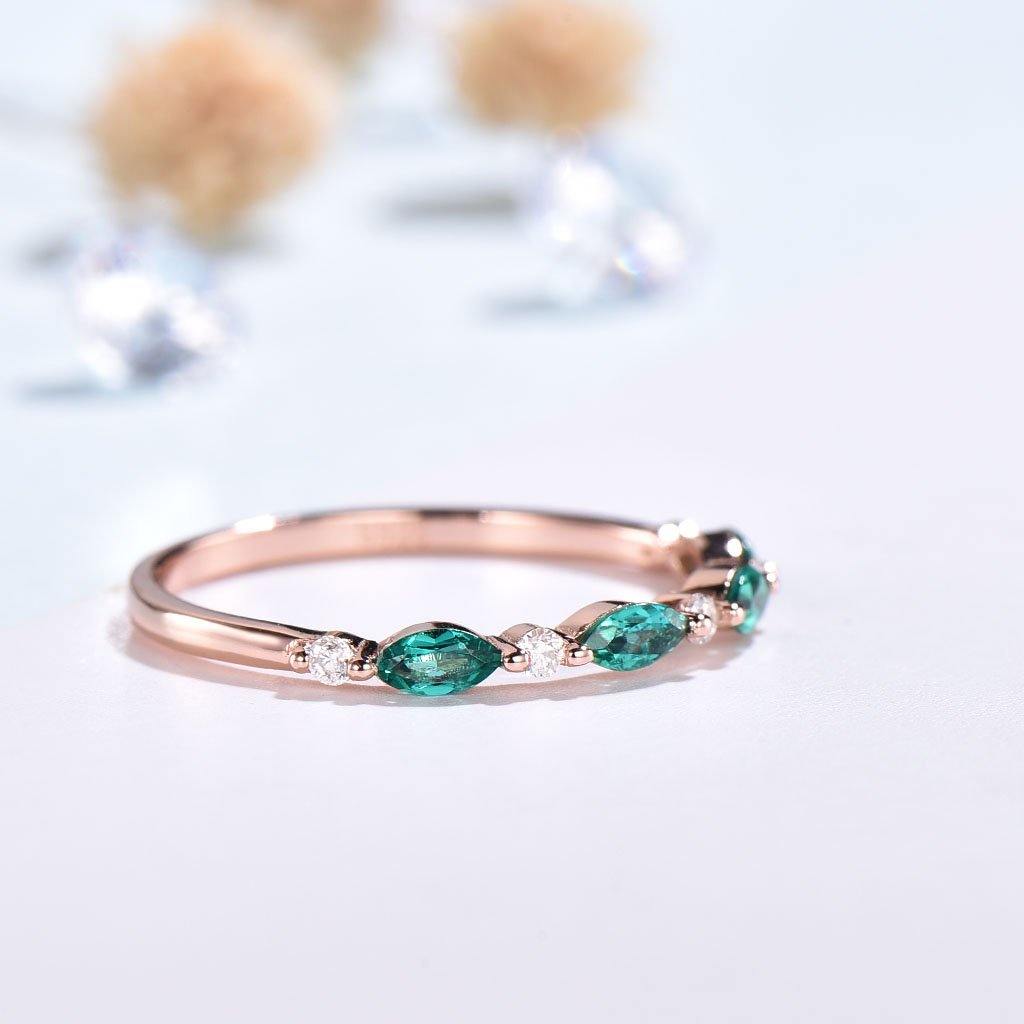 anniversary ring emerald