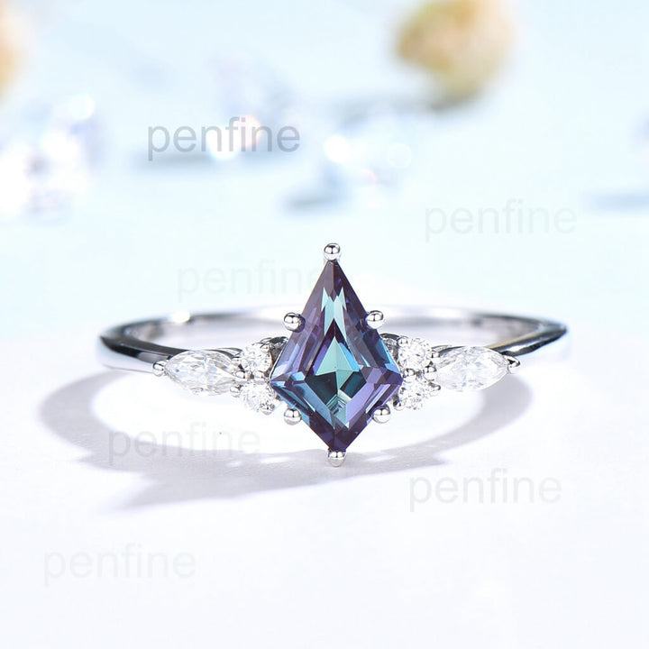 kite cut alexandrite ring