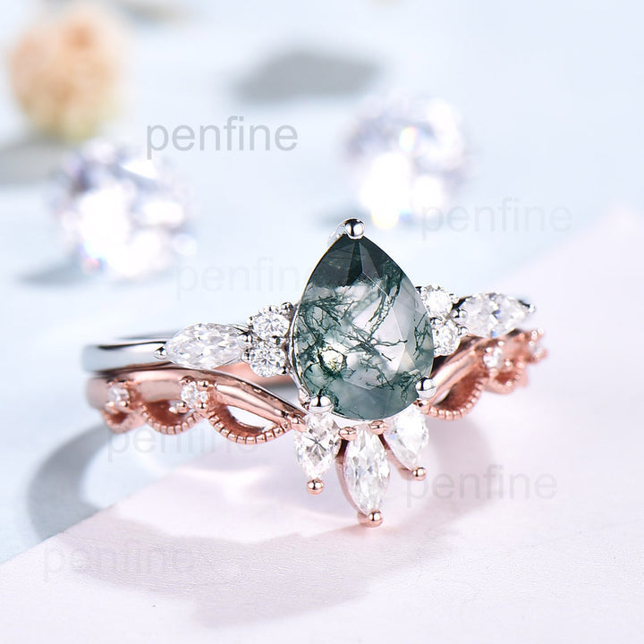 pear shpaed engagement ring set