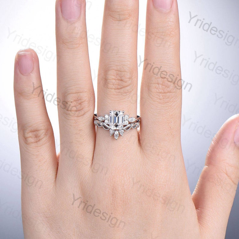 2Pcs 6x8mm Dory Emerald Cut Moissanite Engagement Ring Set - PENFINE