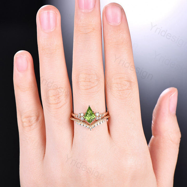 Vintage Peridot Engagement Ring Set Kite Cut Peridot Ring 14K Gold Art Deco Moissanite Wedding Ring Women Anniversary Ring bridal ring set - PENFINE