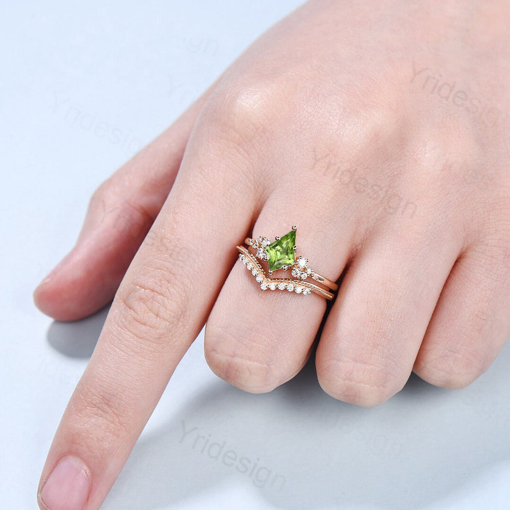 Vintage Peridot Engagement Ring Set Kite Cut Peridot Ring 14K Gold Art Deco Moissanite Wedding Ring Women Anniversary Ring bridal ring set - PENFINE