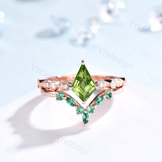 Vintage Kite Cut Peridot Wedding Ring Set Rose Gold Unique Emerald and Peridot Engagement Ring August birthstone bridal ring for women - PENFINE
