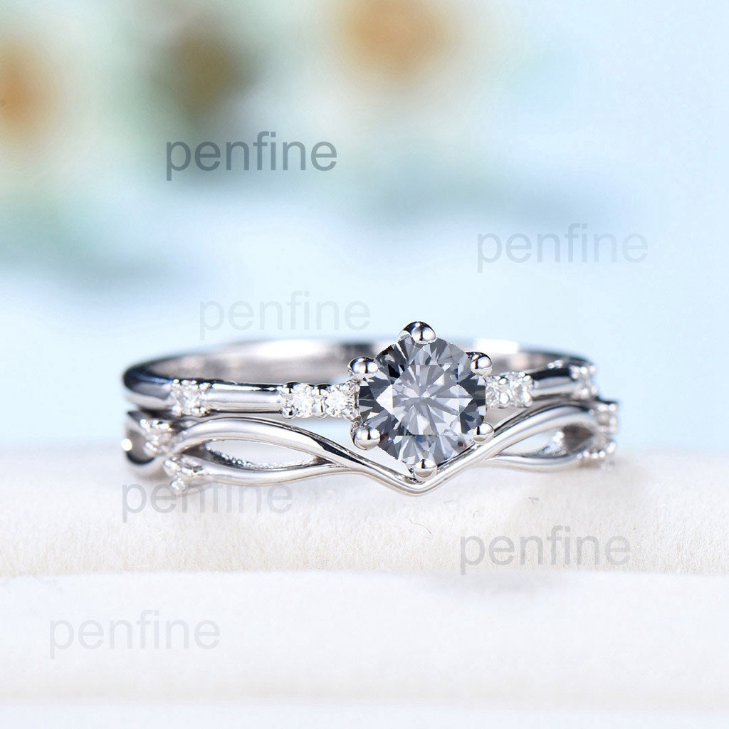 Promise Ring for Her, Small Diamond Ring, Dainty Promise Ring, Minimalist  Diamond Ring, Moissanite Promise Ring, - Etsy | Promise rings for her, Cute promise  rings, Small engagement rings