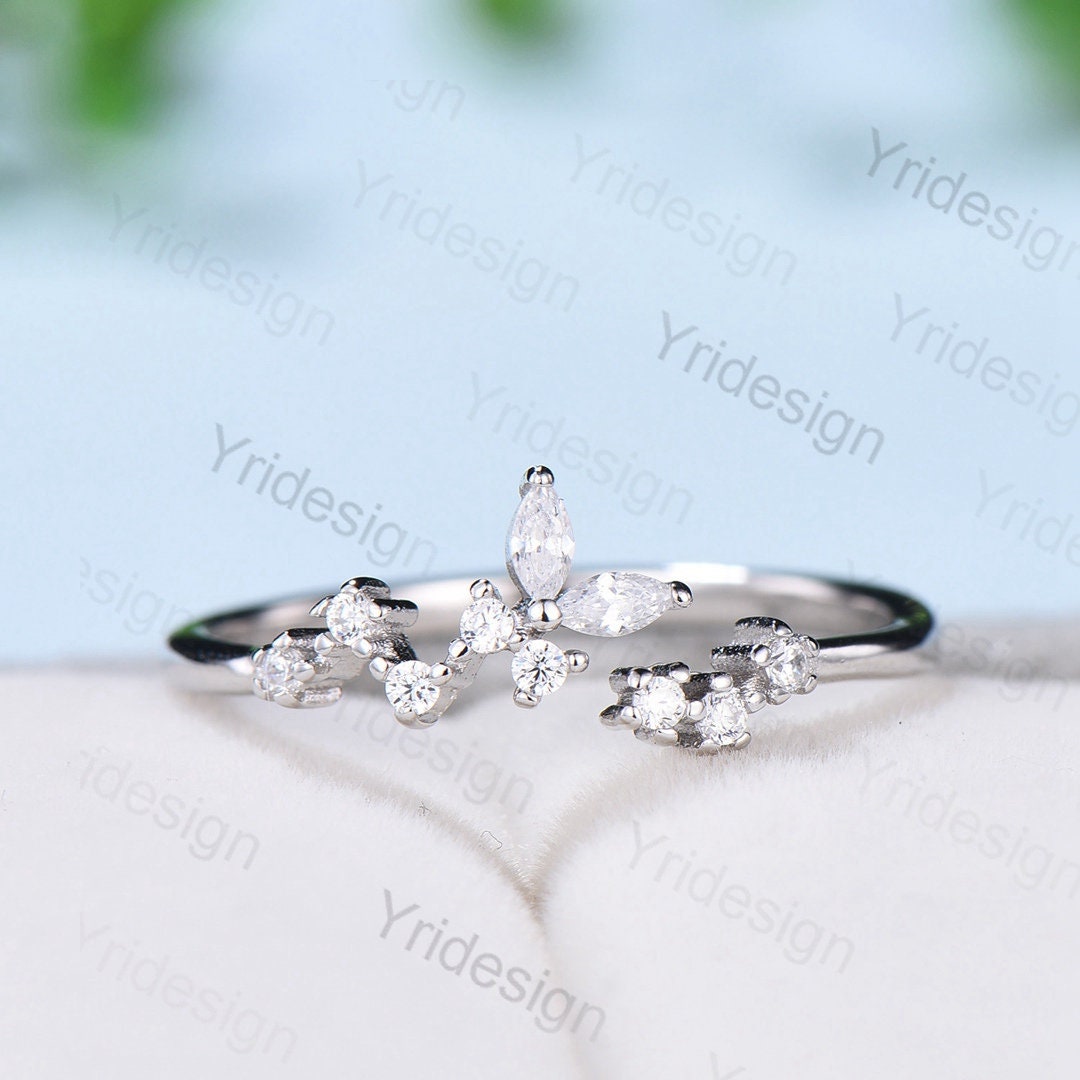 Buy 0.35 Carat (ctw) 18K Yellow Gold Round Diamond Ladies Bridal Halo Style Engagement  Ring 1/3 CT Online at Dazzling Rock