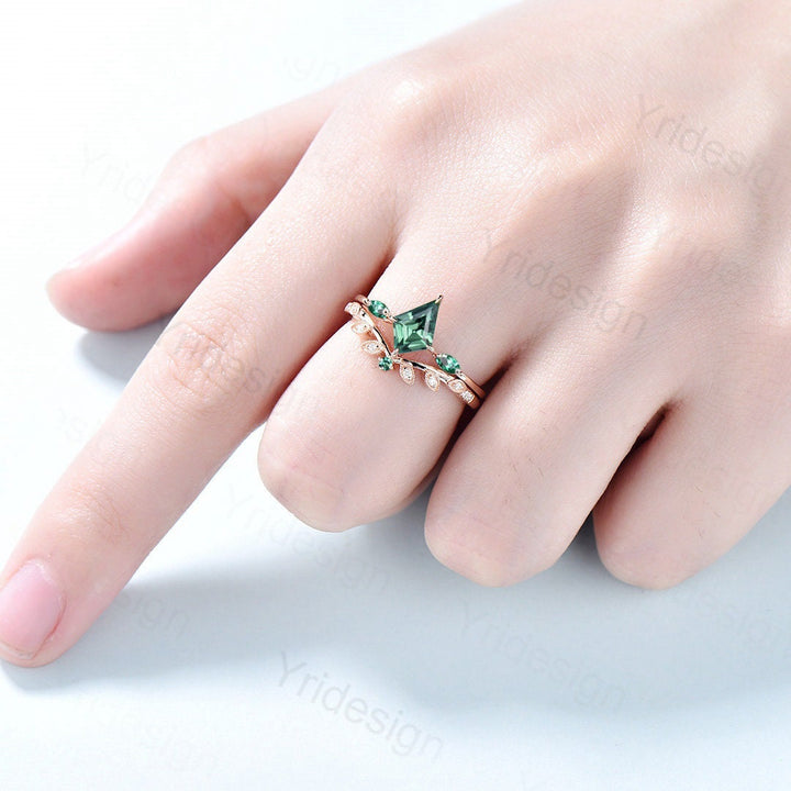 Unique Green Sapphire Engagement Ring Set Kite Cut Rose Gold Vintage Green Gemstone Wedding Ring Set Women Teal Sapphire Anniversary Gift - PENFINE