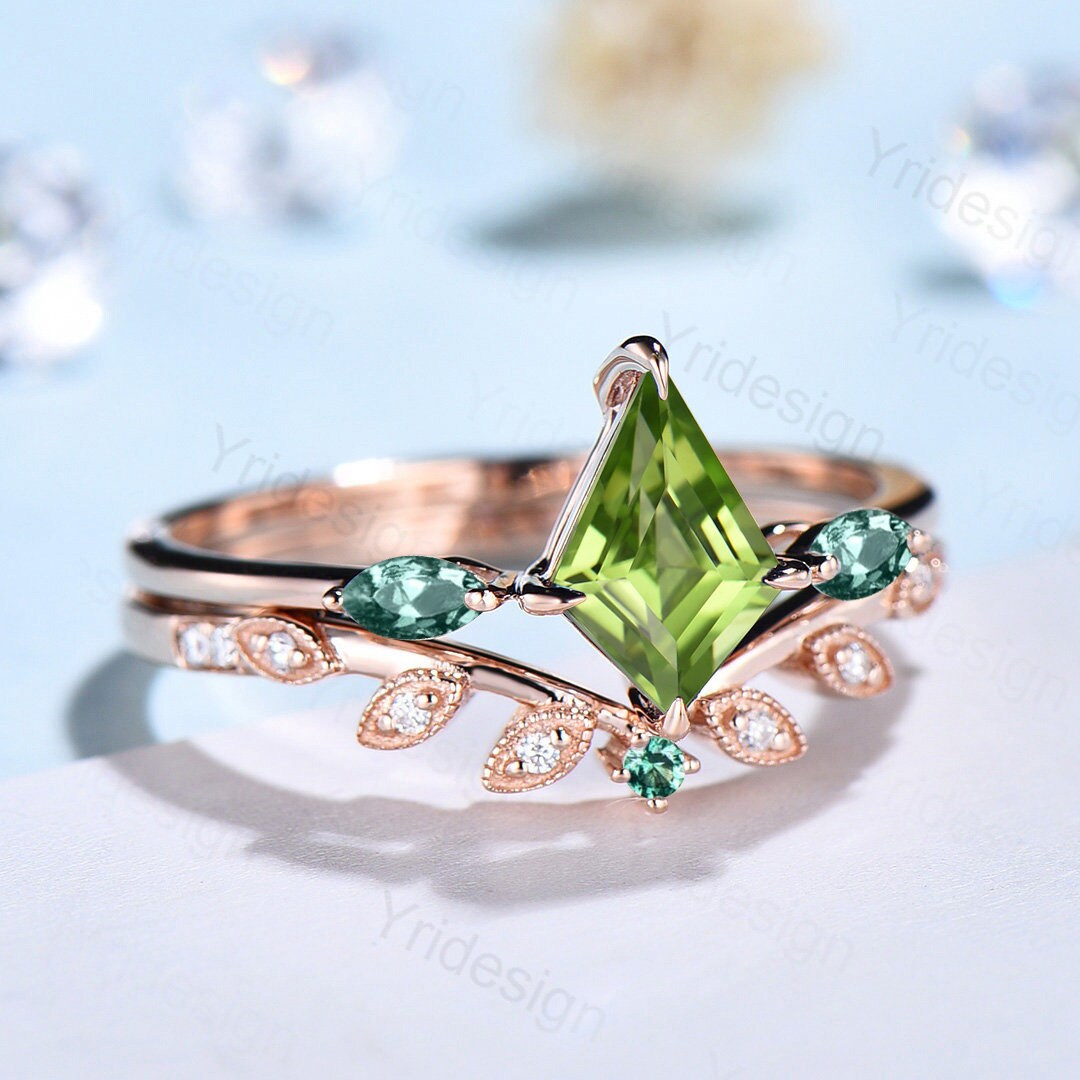 Antique Vintage Art deco Peridot Wedding Ring set, Black selling Gold Kite Shape Bridal Ring set, Peridot Kite Shape Engagement Ring set for Woman