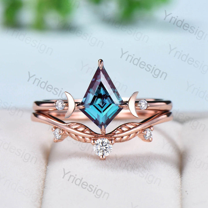 Vintage kite shaped Alexandrite engagement ring set rose gold Unique Celestial moon wedding ring for women band June birthstone promise ring - PENFINE
