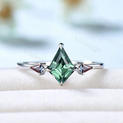 Vintage Kite Cut Lab Green Sapphire Engagement Ring Minimalist Dainty Alternative Gold Wedding Ring For Women Three Stone Promise Ring - PENFINE