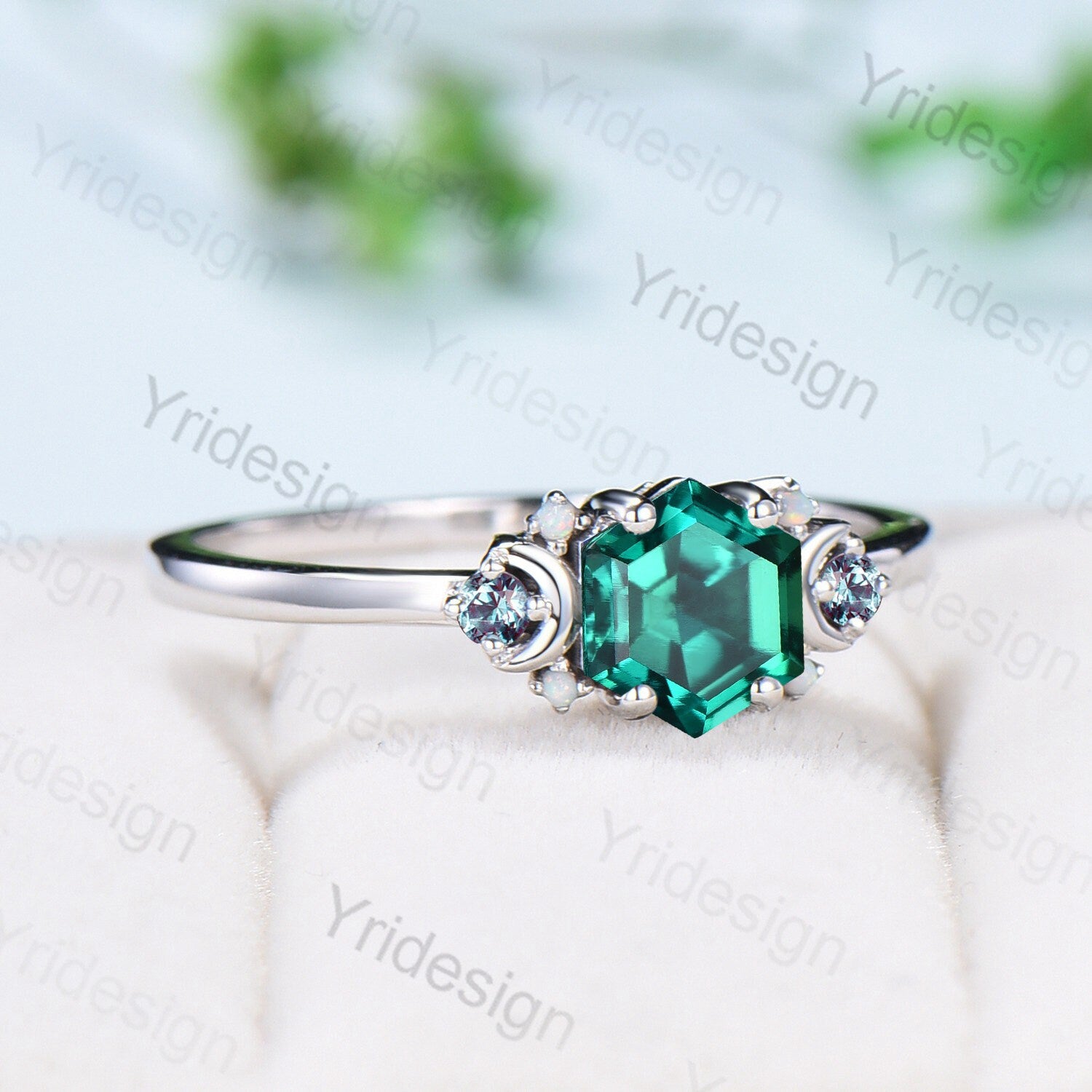 Mens Modern 950 Platinum 4.0 Ct Princess Blue Sapphire Triangle Emerald  Wedding Ring A1006M-PLATEMBS | Art Masters Jewelry