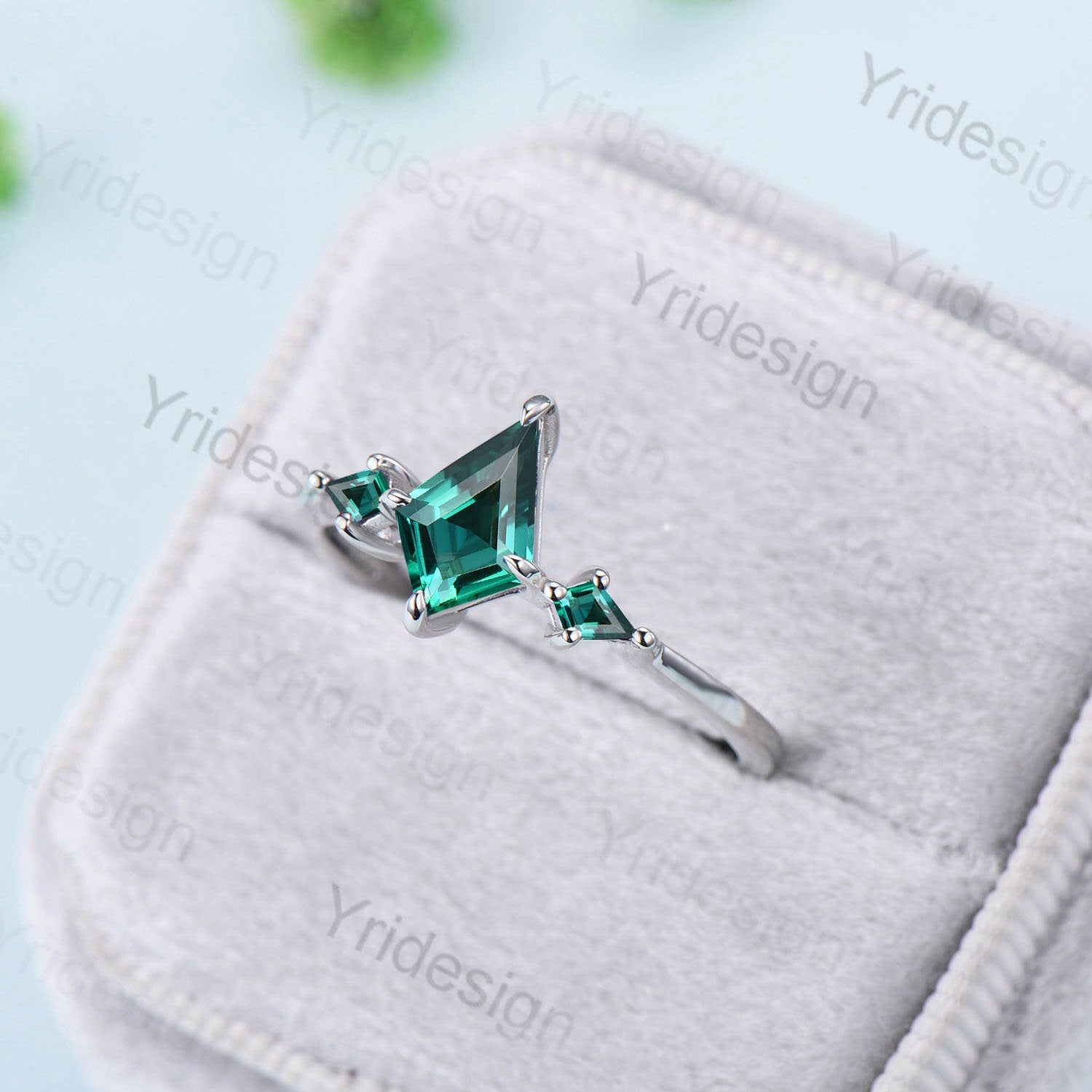 Vintage Emerald Ring Three Stone Minimalist Kite Cut Emerald Engagement Ring  Dainty May Birthstone Alternative Gold Wedding Ring For Women - PENFINE