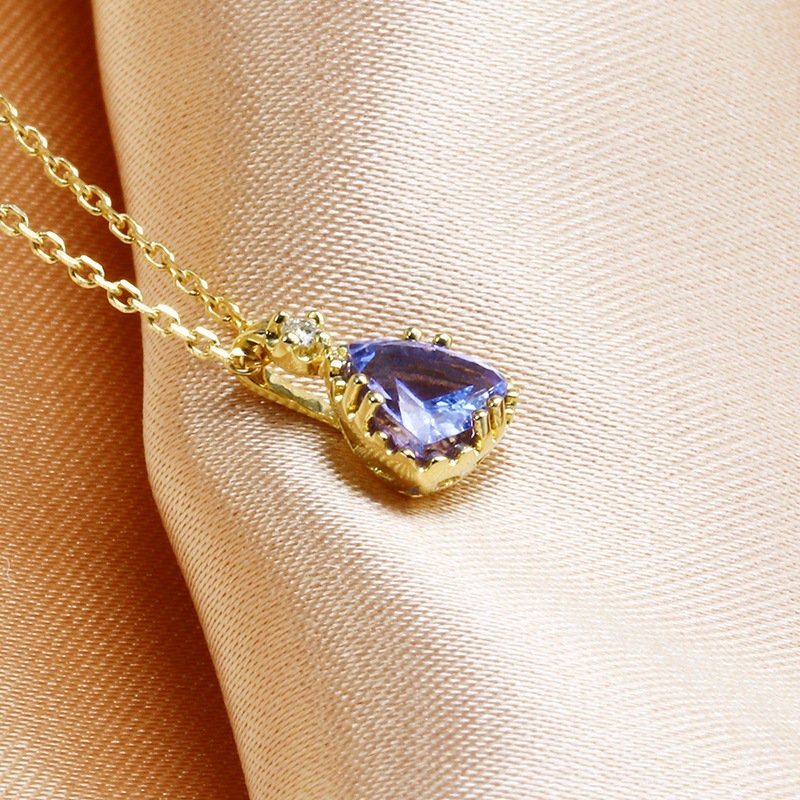 Vintage 10k outlet Gold Tanzanite Diamond Heart Pendant