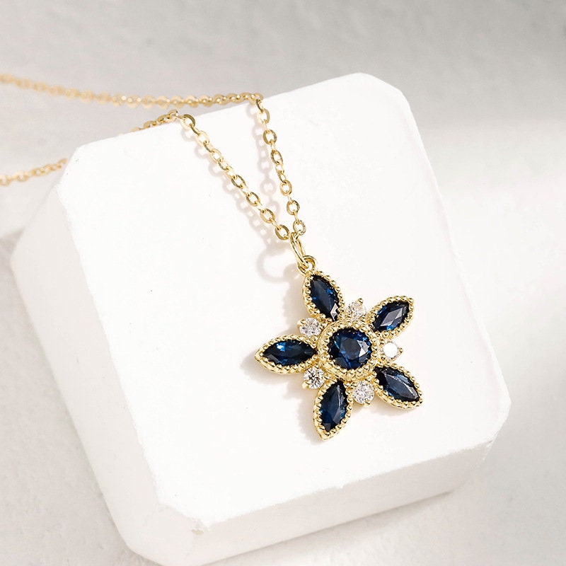 Parentesi Tubogas And Heart-Shaped Sapphire Necklace by Vintage Bulgari |  Moda Operandi | Sapphire necklace, Beautiful jewelry ring, Stylish necklace