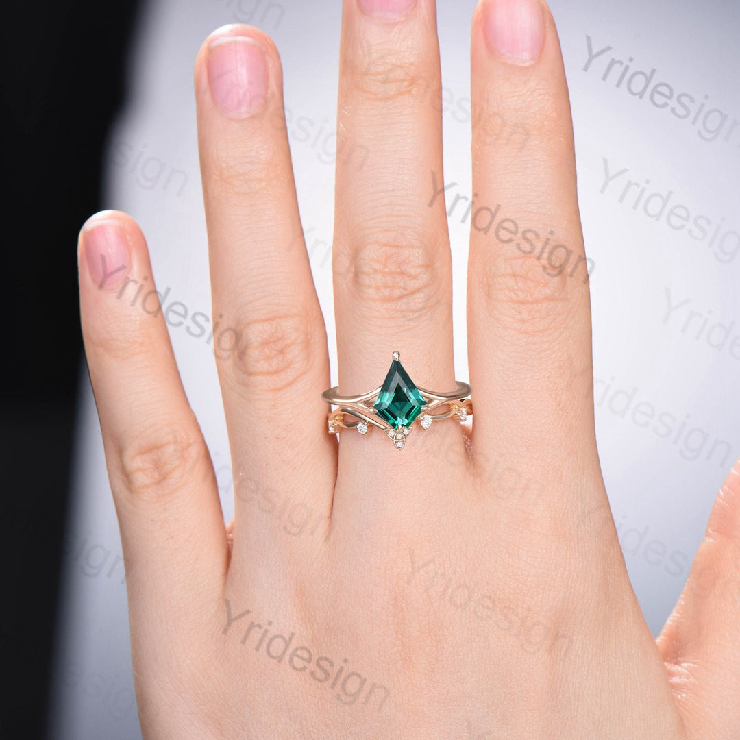 Dainty Kite cut emerald wedding ring set solitaire split shank emerald engagement ring set floral moissanite bridal bridal ring set for girl - PENFINE