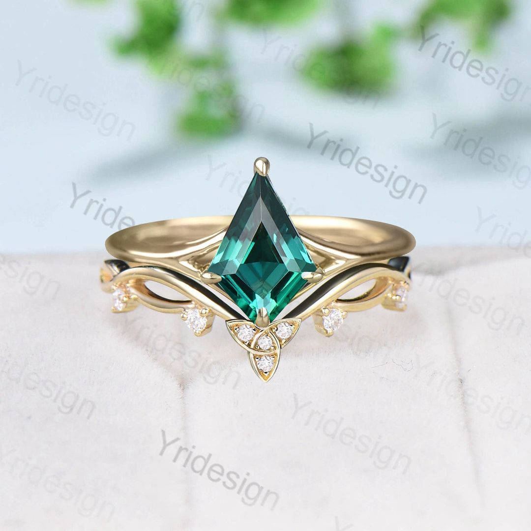 Dainty Kite cut emerald wedding ring set solitaire split shank emerald engagement ring set floral moissanite bridal bridal ring set for girl - PENFINE