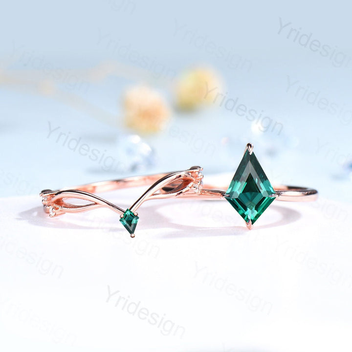 Dainty Emerald Engagement Ring Set Kite Cut Solitaire Minimalist Wedding Set Rose Gold Art Deco May birthstone Bridal Set Anniversary Gift - PENFINE