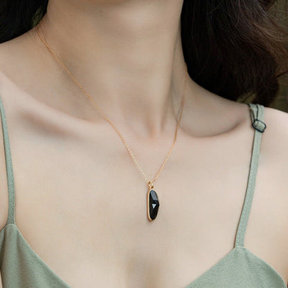 Irregular black agate pendant clavicle chain unique yellow gold black onyx pendant necklace vintage necklace for women - PENFINE