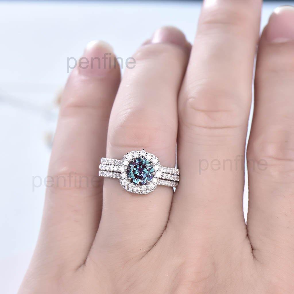 Unqiue Alexandrite Diamond Halo Engagement Ring Set - PENFINE